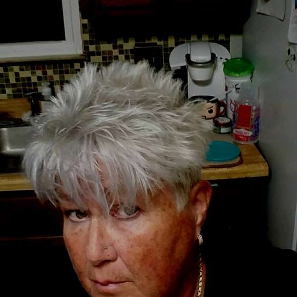 Meet your Posher, Kay - Picture 1 of 1